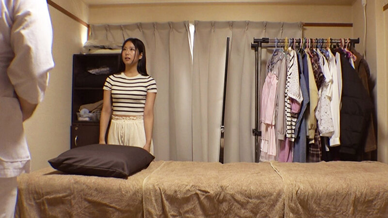 媚薬オイルマッサージ 痴●盗撮＆中出し素人娘VOL.55 超強力媚薬を配合したマッサージオイルを施術中に知らずに塗りこまれたオンナは、身体の火照りに驚き、チ〇ポを欲しがる自分に戸惑い、垂れ出したマン汁に恥ずかしがりながらも生ハメ中出しまで欲してしまう！前乃菜々・日向ひかげ・富岡ありさ