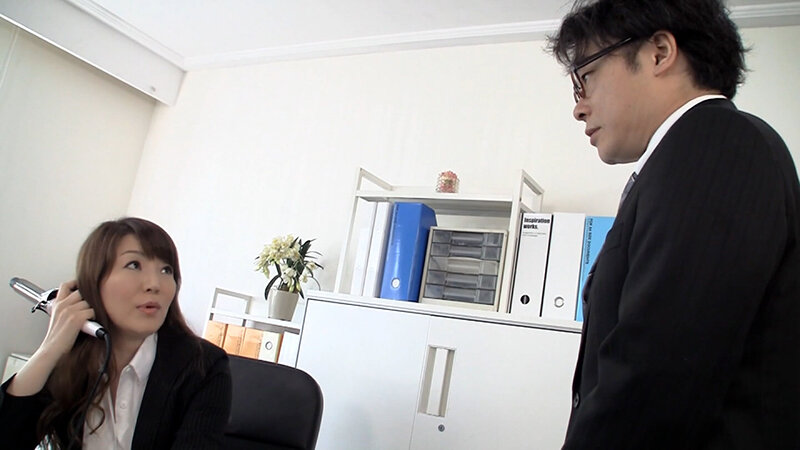 セクハラ女上司が部下の肉棒漁り！疲れを知らないムラムラ熟女の淫乱大爆発の生ハメ淫行！