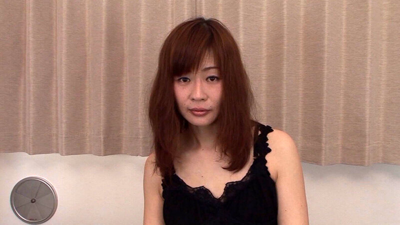 勇気を出して応募したけど緊張で震える熟女さん！緊張をほぐしてあげる為に乳首やアソコを舐めたら気分上々！中出しセックス！