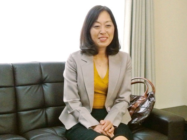 出稼ぎ母さん 岩手の六十路おかあちゃんが息子に内緒でAV出演！大内友花里大内友花里