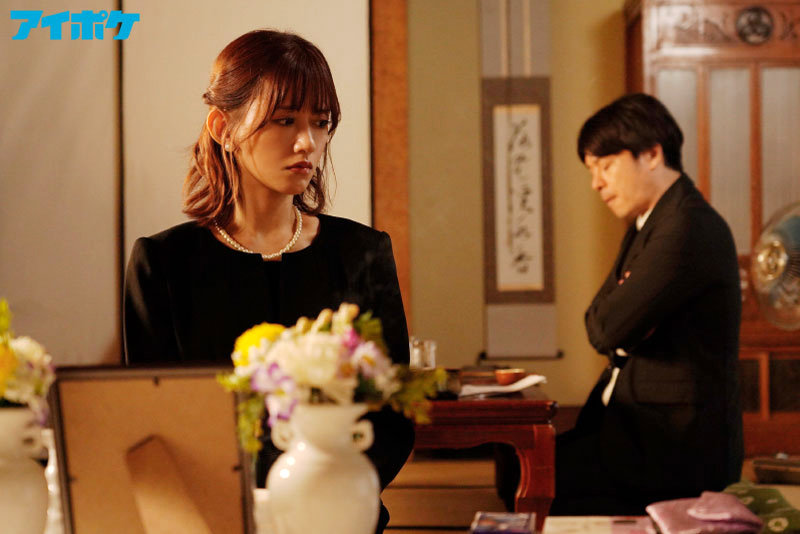 美しき未亡人 裏切りの孕ませレ×プ 夫の遺影の前でクズ同僚に何度も何度もイカされ中出しされてしまった私 希島あいり希島あいり