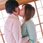 勉学に励むフル勃起の童貞学生に夫に内緒でヤラせてあげた優しい優しい巨乳主婦 田中ねね田中ねね