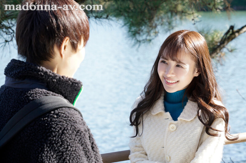 地元へ帰省した三日間、人妻になっていた憧れの同級生と時を忘れて愛し合った記録―。 栗山莉緒栗山莉緒