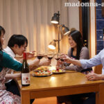 交換夫婦NTR 窓越しに目撃した妻と友人の衝撃的浮気映像 橘京花橘京花