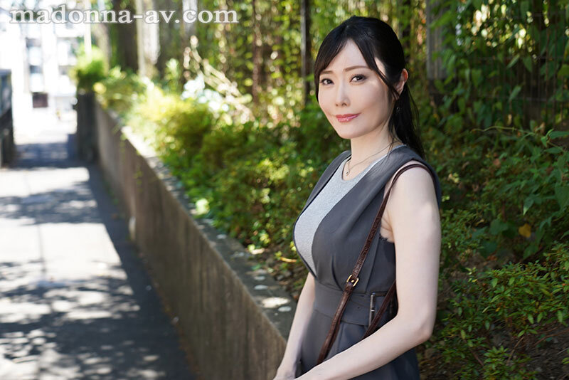 近寄りがたい雰囲気―。本当は…尽くしたい、デキる人妻の‘従順’な素顔。新人 七瀬りく AVDebut ＃大学院卒の秀才人妻＃投資銀行に勤務するバリキャリOL七瀬りく