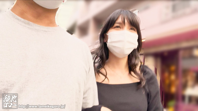 え、ここで！？30日間禁欲させた人妻が夜まで我慢できず、舐めマン痴女化！下品なバキュームフェラデート 岬さくら岬さくら