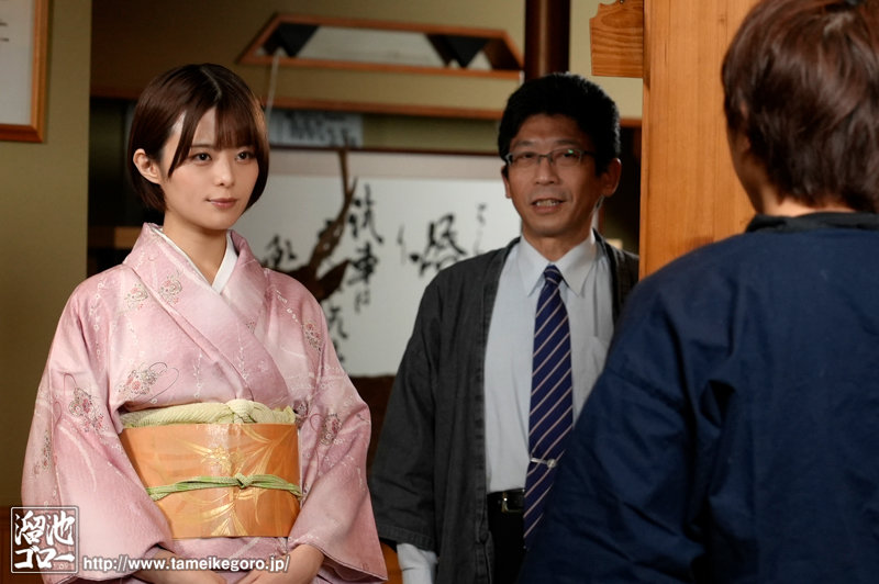 夫がいない間の里帰り。偶然出会った幼馴染と背徳の中で濃厚接吻を繰り返し、イッているのに腰を振り続けた2泊3日不倫 月乃ルナ月乃ルナ