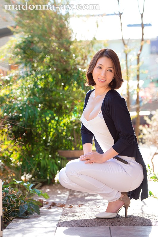 四六時中、妄想を膨らませるムッツリ四十路妻。 東條美樹 43歳 AVデビュー！！東條美樹