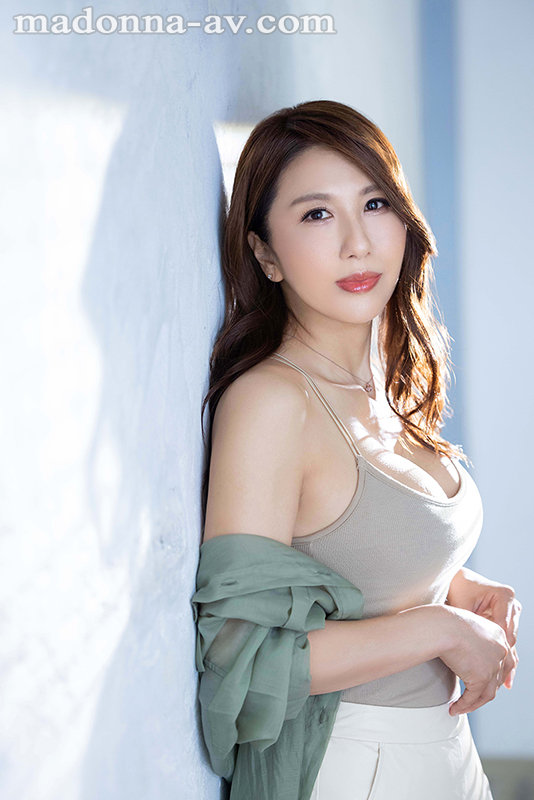 主人の為に磨かれ続けた、完熟プロポーションを貴方に…。 加峰幸香 47歳AV Debut-。加峰幸香