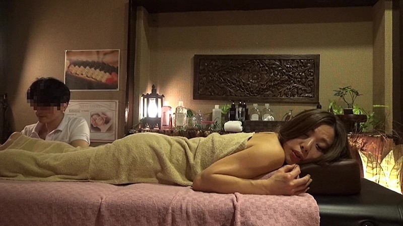 人妻パイパンびしょ濡れマッサージ