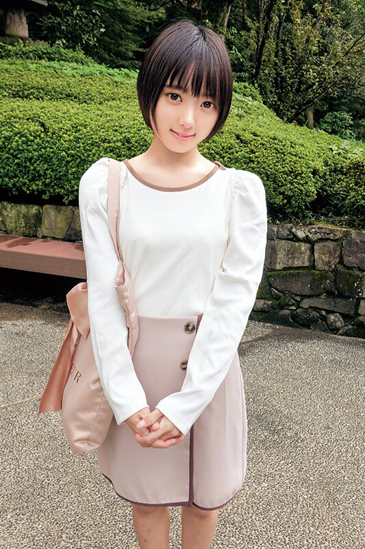 ショートヘアがキュート//引き締まったスレンダーボディ//スポーツ女子//すずさん（20才）大学2年生農学部＆小柄だけど脱いだらビックリ//超美BODY巨乳まいさん（20才）大学2年生文学部