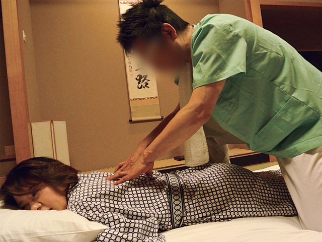 全国出張！寝盗りマッサージ師 札幌の巨乳妻 東城佳苗東城佳苗