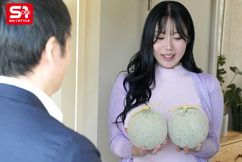 隣のMcup団地妻がメロンサイズ特大ブラを干す昼下がりは旦那不在のサインです…。 みなみ羽琉みなみ羽琉（みなと羽琉）