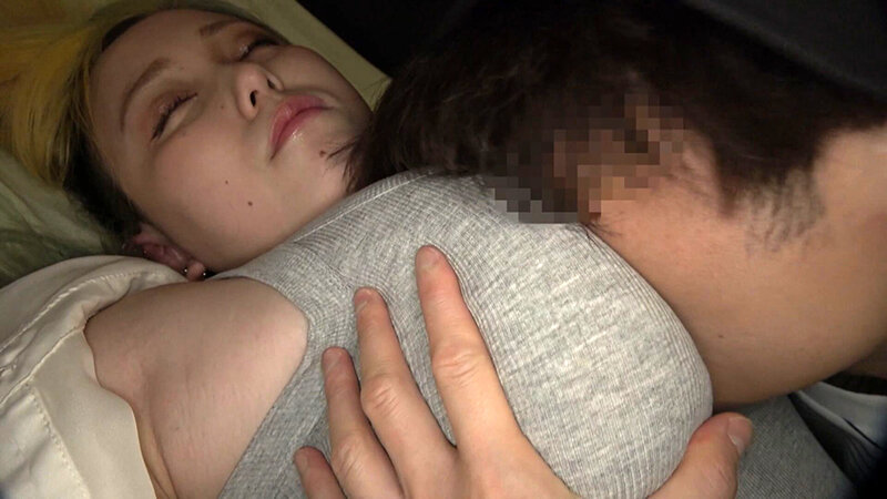 背徳感がクセになる。意識のないド爆乳ギャルを好き勝手にヤる！