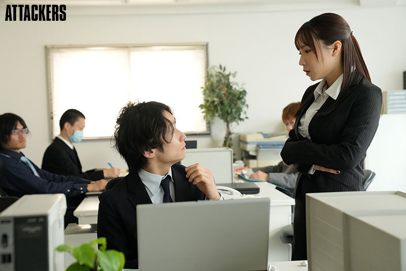 無能な部下にクリトリスを「吸うやつ」で下半身ガクガクになるまでイカされ続けた女上司 海老咲あお海老咲あお