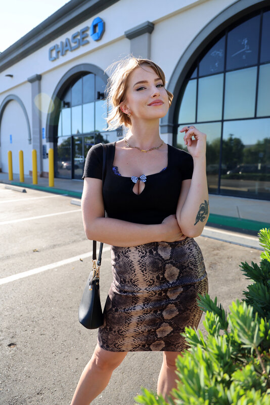 超グラマラスボティの人妻がスーパーで逆ナン！？自宅に誘われ大胆濃厚SEX！！ オクタビア（24）