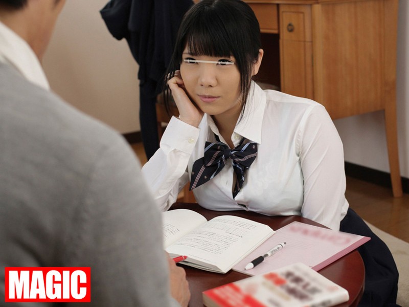 「乳休め」は欲求不満のサイン！？巨乳をアピールして男を誘惑する女たち