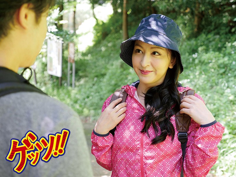 山登りおとな女子ナンパ 登山道で「TV取材」と偽ってその場で青姦中出し！！15名410分