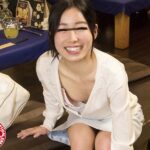 ブラが浮く程の貧乳チラ見え女子は見られる事に興奮し、その羞恥心から股間を濡らす！ 6