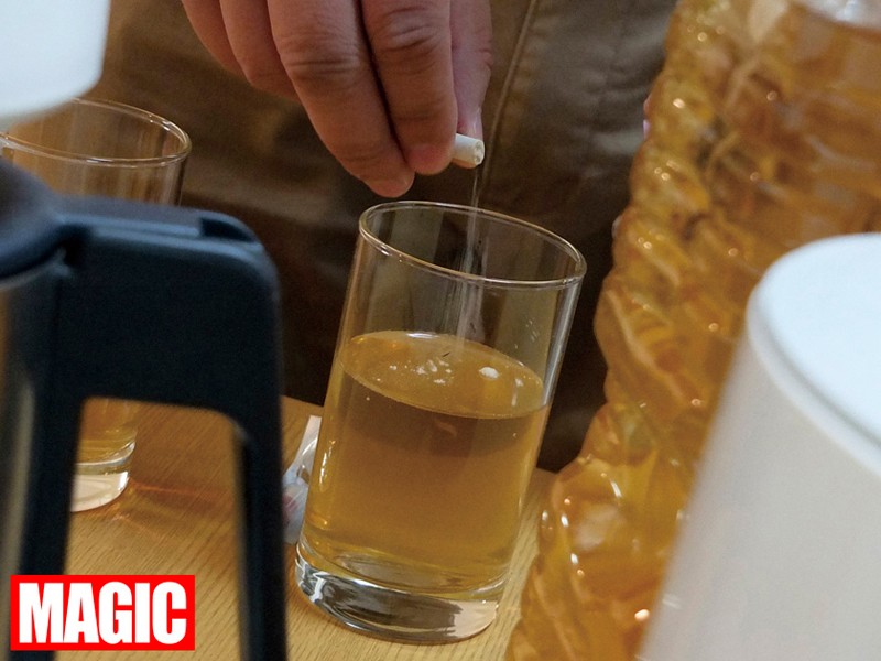 近隣トラブルで男にクレームをする人妻は説教中に媚薬を盛られ自分の意志に反して欲しがる膣内に中出しされる！2尾上若葉・あけみみう・前園ゆり