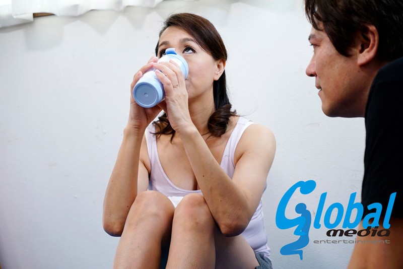 妄想再現ドキュメントドラマ 狙われた熟女たち！媚薬レ●プ 抵抗できない快楽に痙攣イキ！ 白目剥き絶頂！！今浪優・松尾江里子