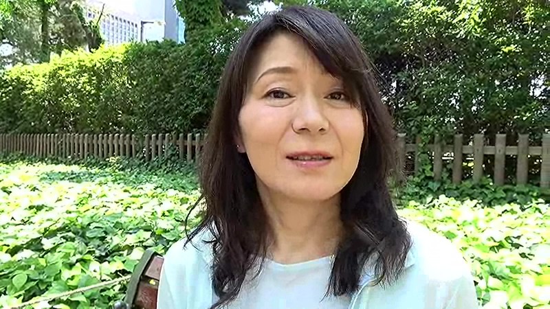 素人熟女の性欲 初脱ぎ五十路妻 六十路熟女の恥じらい穂香