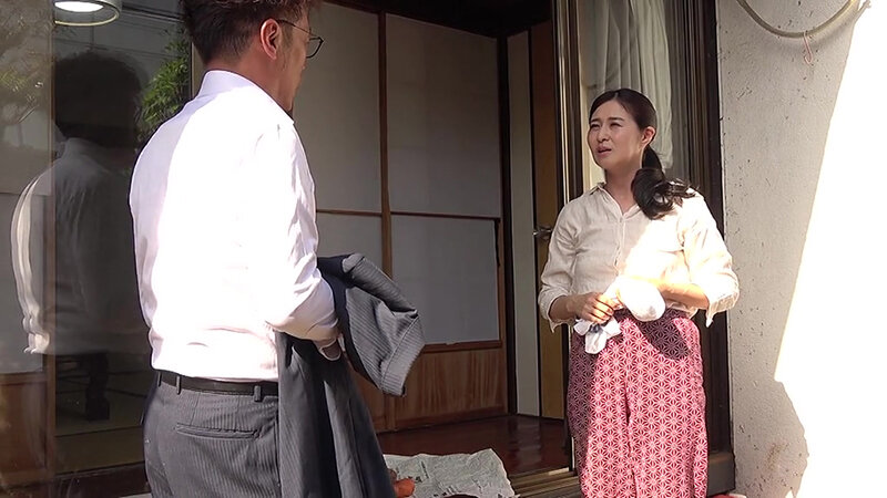 昭和猥褻官能ドラマ 息子の担任の先生にモンペを降ろされ無理やりバックで… 淫らな五十路妻は近所の男を連れ込み自ら咥えて…姫川礼子・和泉亮子