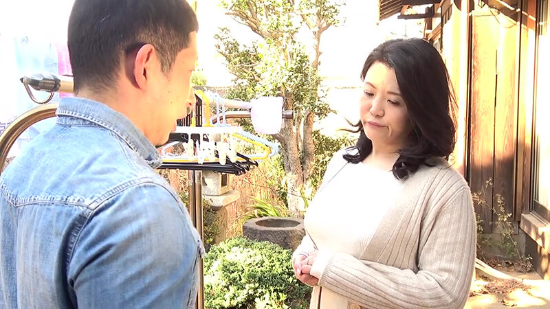 熟女 淫らな秘密の午後 性欲の塊の男は離婚した後アニキの奥さんでヤリまくる！ 旦那の仲間の近所のオヤジに寝取られたおばさん高園ゆり子（三雲ゆり子）・石川芙美乃