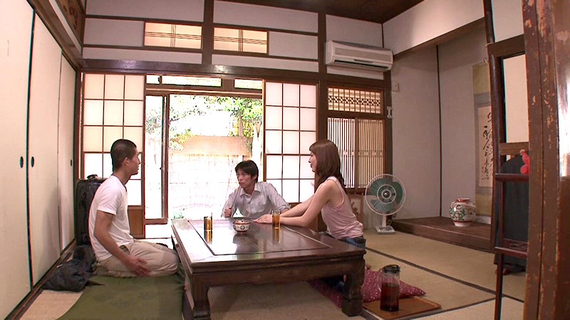 今年の夏も記録的な猛暑が続いて毎日毎日溶けてしまいそうなほどに暑くて暑いのが苦手な僕は本当に気が滅入るのだが気温が上がれば上がる程それに比例して薄着になっていくタンクトップ兄嫁の無防備な脇パイから今日も目が離せない 宮瀬リコ宮瀬リコ