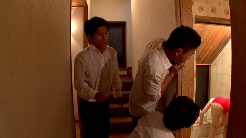 友達の母親を、友達の目の前で、犯しまくった少年達。 北川亜矢北川亜矢