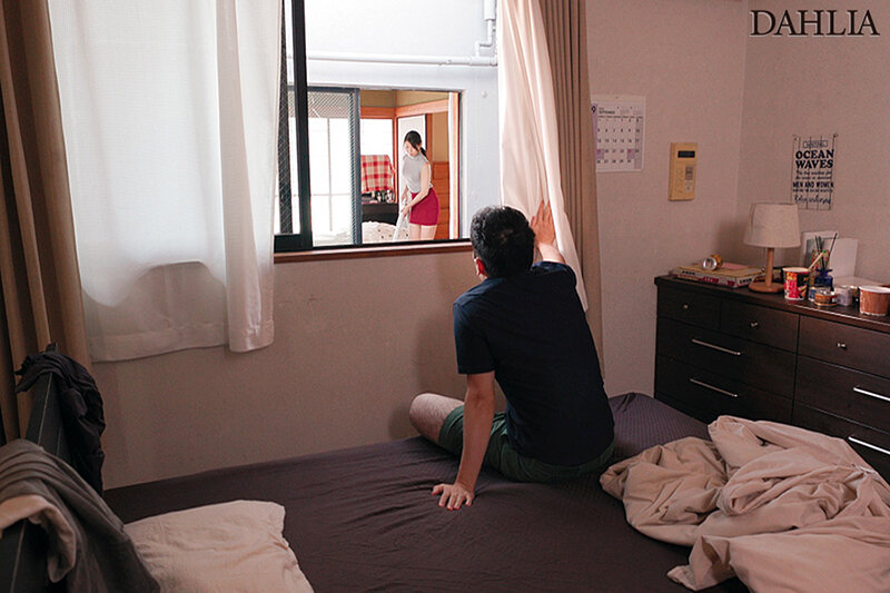 挑発的な視線で僕を誘惑する向かいに越して来た絶倫人妻。 橘京花橘京花