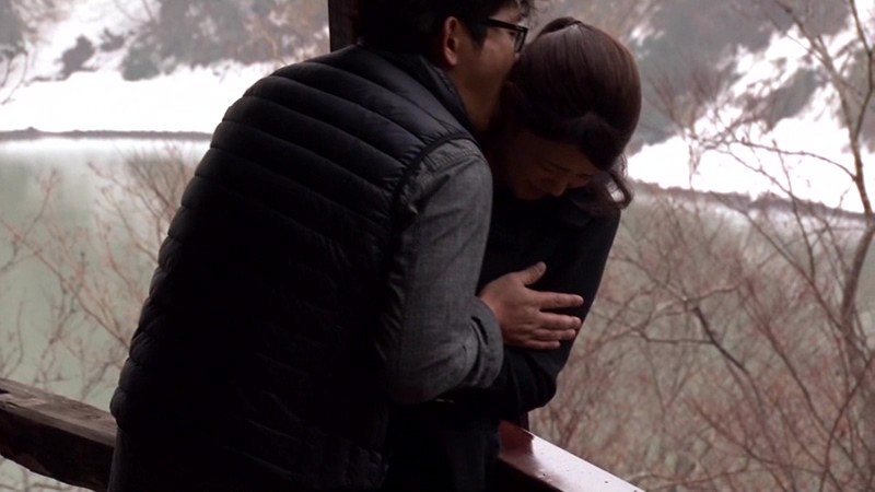 デート中に私の妻をナンパしてください！ 寝取られ願望のある夫の依頼で何も知らない奥さんを誘惑！デカマラ他人棒の子宮突きに耐え切れず旦那の目の前で何度も激イキする愛妻達 2