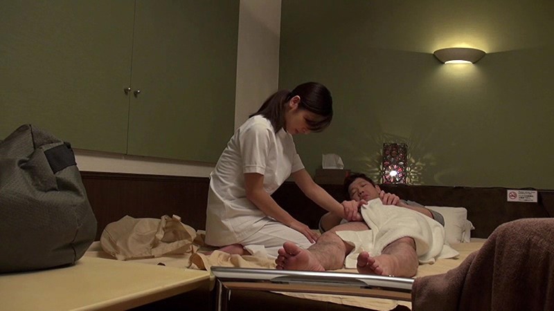 ビジネスホテルで出会った人妻整体師 欲求不満な人妻は他人棒にハマる！？