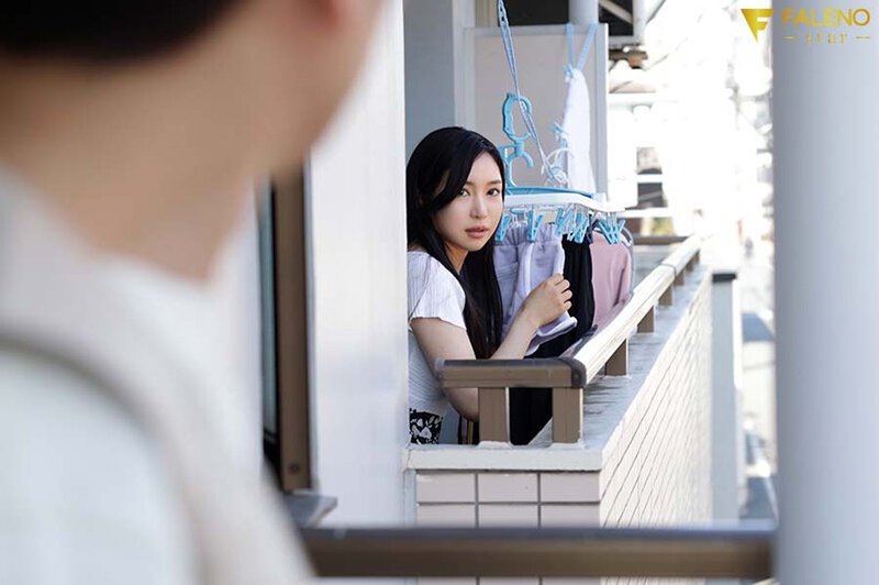 「私のせいでゴメンナサイ…」無意識誘惑でフル勃起するボクに責任を感じて謝りご奉仕してくる隣人妻 小野夕子小野夕子