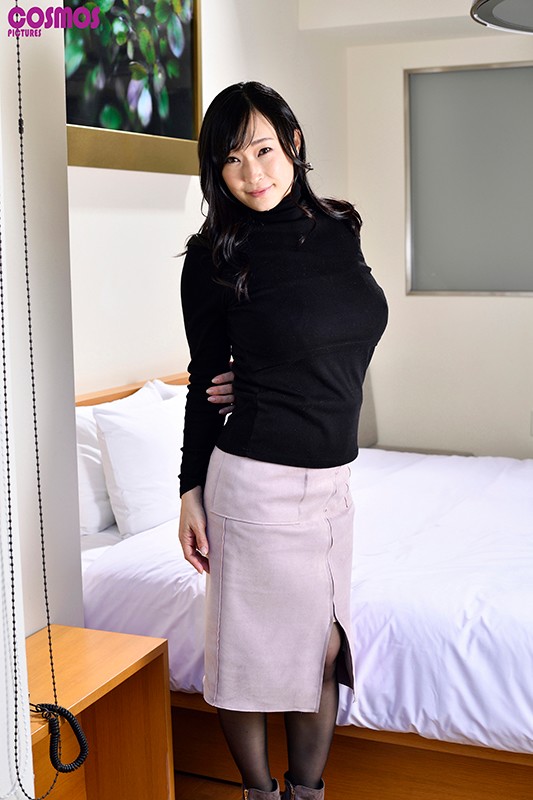 「母ではなく女として…」授乳中の子供がいるのに名も知らぬ男の中出しを受け入れブタ面アクメを晒す母乳妻 ひなみ（36）