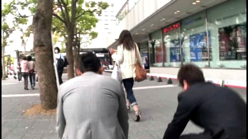 追跡FUCK！！ 続・人妻ナンパ235 ～初夏のゴールデンウィーク横浜・川崎土下座～