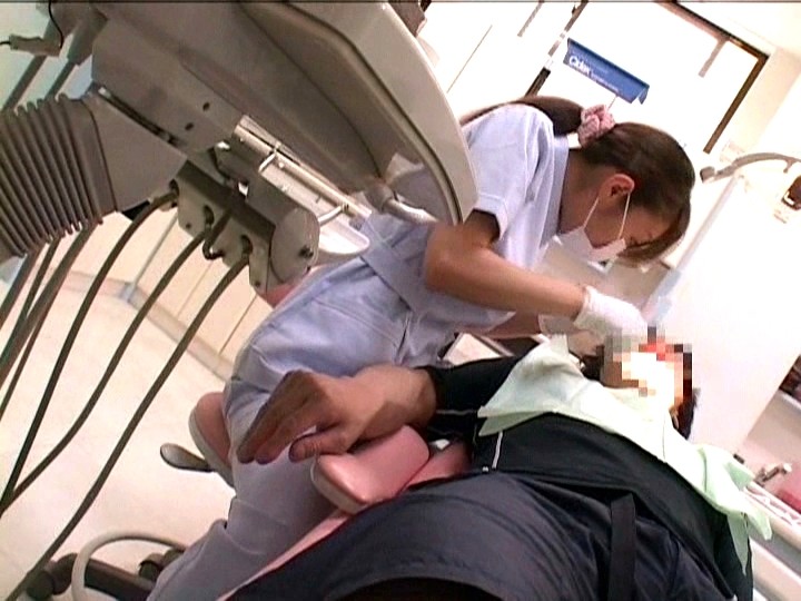 夫婦で営む職場で旦那の留守中に自ら腰を振り出す倦怠期妻～歯科医院・書店・理容室～