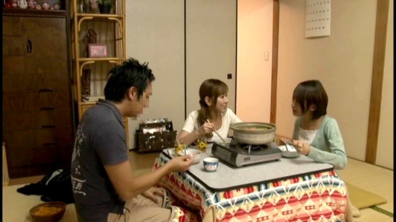 川の字で寝ていた姉が我慢できずに漏らす喘ぎ声を聞いて発情しだす妹 7