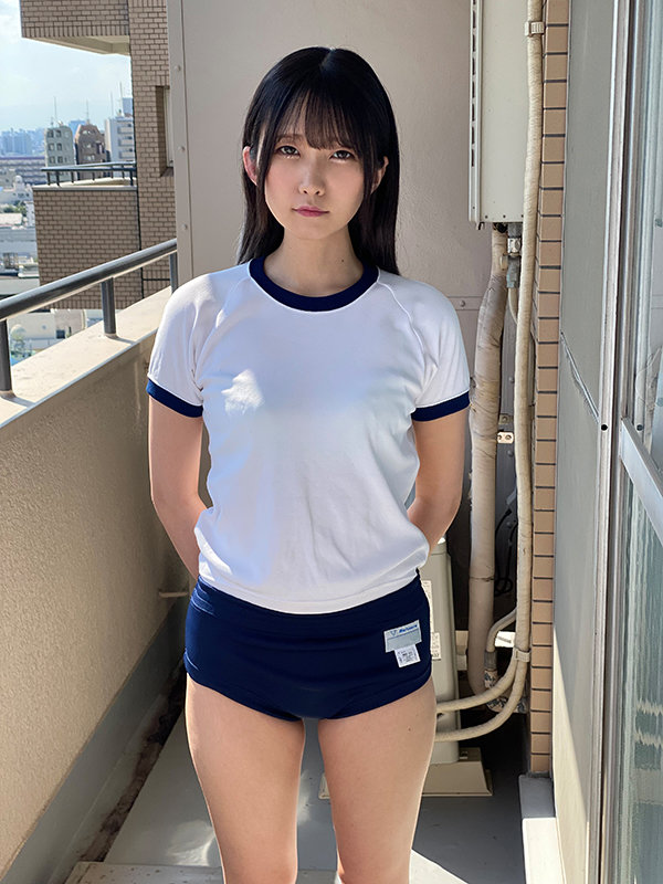 日泉舞香 むちむちデカ尻 神ブルマ ロリ美少女やぽっちゃり娘にピチピチブルマ＆体操着を着せ、ハミパン、ムレムレワレメを毛穴まで見えるほどの超ドアップ接写！さらに尻コキ、着衣お漏らし放尿やブルマぶっかけ等ブルマ好きに送る完全着衣フェチAV日泉舞香