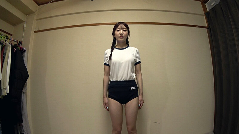 神乃るな ムチムチ美尻 神ブルマ 美少女やぽっちゃり娘らにピチピチブルマ＆体操着を着せ、ハミパン、ムレムレワレメを毛穴まで見えるほどの超ドアップ接写！さらに尻コキ、着衣お漏らし放尿やブルマぶっかけ等ブルマ好きに送る完全着衣フェチAV神乃るな