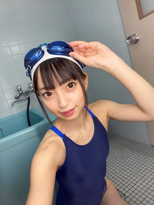 濡れてテカってピッタリ密着 神スク水 冬愛ことね 美少女から人妻まで可愛い女子のスクール水着姿をじっとりと堪能！…冬愛ことね