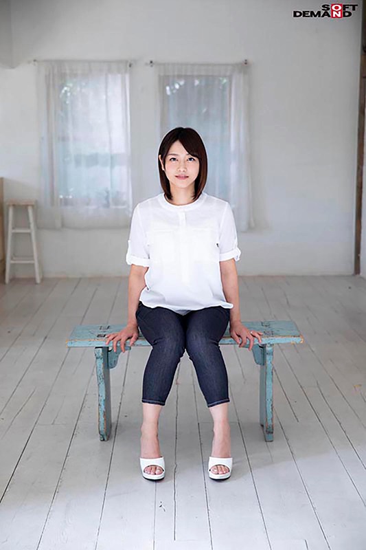 加藤沙季 34歳 あなたの自宅から100m以内にいるかもしれない…そんな、近所の親しみ奥様。加藤沙季