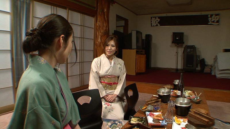 湯けむり温泉レズ美アン 女将と人妻の秘湯欲情レズ 江波りゅう 椎名ゆな江波りゅう（RYU)・椎名ゆな