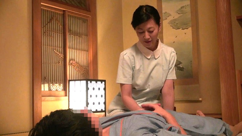 主婦の（秘）アルバイト 自宅の居間で回春マッサージ店をひらく人妻たち VOL.15