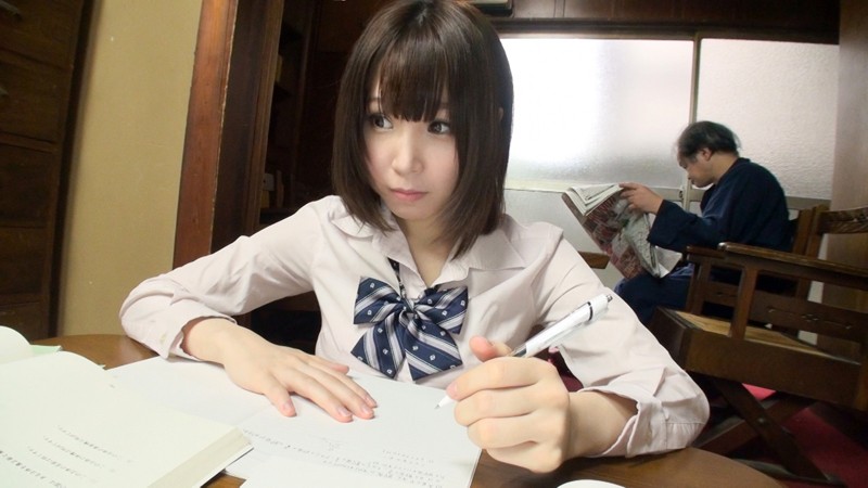 こたつ内はパンツ見放題という新事実！我慢できずマ●コにイタズラしたら、既に火照ってトロトロになっていた2日比乃さとみ・森はるら・西尾れむ