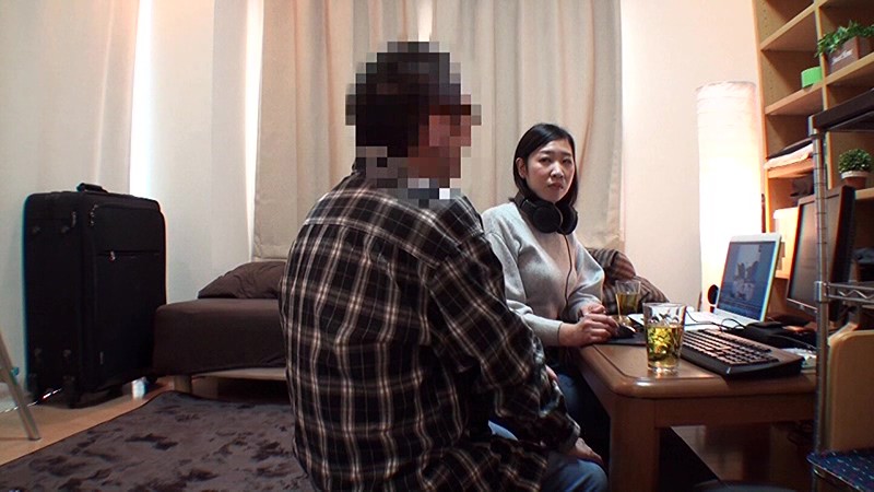 地域の公民館ビデオサークルを根城に子煩悩な地味系巨乳ママを喰いまくる中年オヤジの極秘ハメ撮り ガチ中出しリアルドキュメントNTR