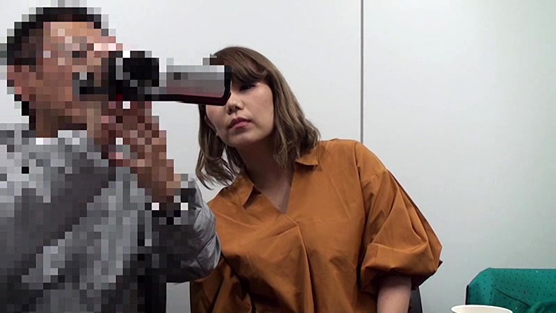 地域の公民館ビデオサークルを根城に子煩悩な巨乳ママを喰いまくる中年オヤジの極秘ハメ撮り ガチ中出しリアルドキュメントNTR 4