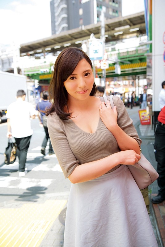 SEXしたくなるフェロモン最高人妻ナンパ50人4時間