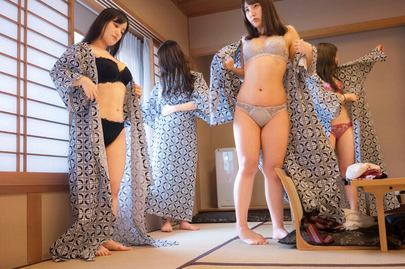 【流出映像】人妻派遣社員 慰安旅行セックス3 酔わせて乱交・夜●い・職場不倫NTRなど。派遣女子を食い潰すブラック企業の実態