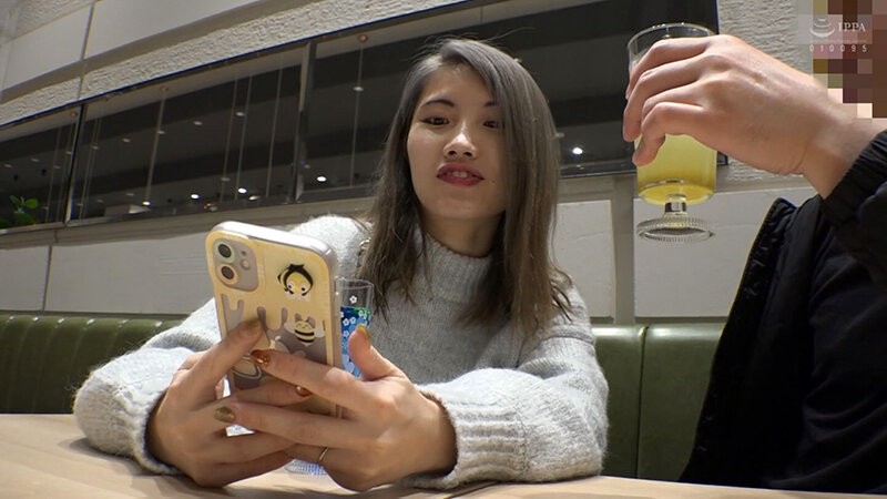 新宿妻と中出し！顔射！2連続！寝バック大好き連続イキ！！ ちゆさん（26歳） CHIYUCHIYU